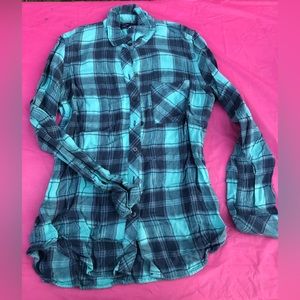 Gap blue plaid button down